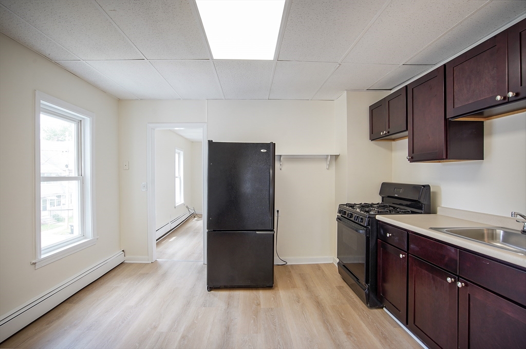 3 Charles Street, Unit 2R Chicopee, MA 01020 - Photo 8 of 16