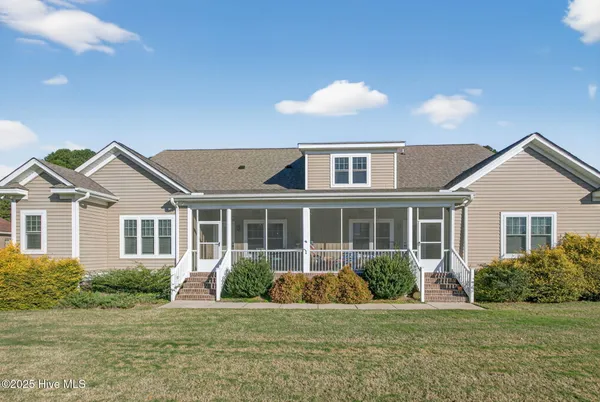 $565,000 | 4915 Country Club Drive North, Wilson, NC 27896