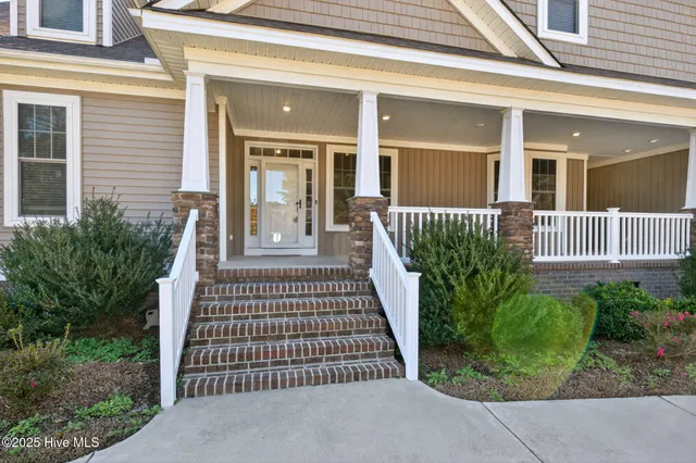 $565,000 | 4915 Country Club Drive North, Wilson, NC 27896