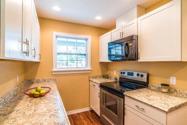 509 Linda Court Foley, AL 36535 - Photo 13 of 28 Kitchen