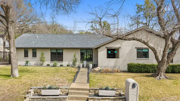 $1,025,000 | 9421 Spring Hollow Drive, Austin, TX 78750