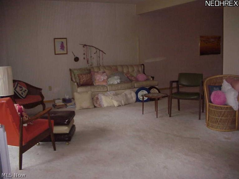 537 Button Road Bedford, OH 44146 - Photo 4 of 12 Gallery Image 4