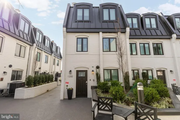 $1,750,000 | 1204 Eton Court Northwest, Unit T2, Washington, DC 20007