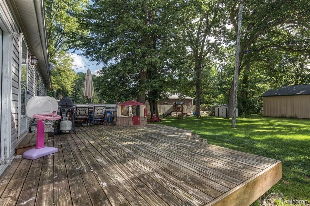 22675 Sumpter Road Belleville, MI 48111 - Photo 20 of 25 deck.jpg