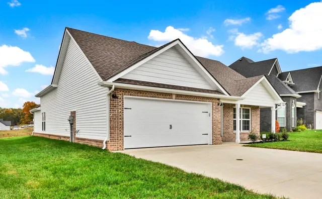 $359,900 | 2555 Rafiki Drive, Clarksville, TN 37042