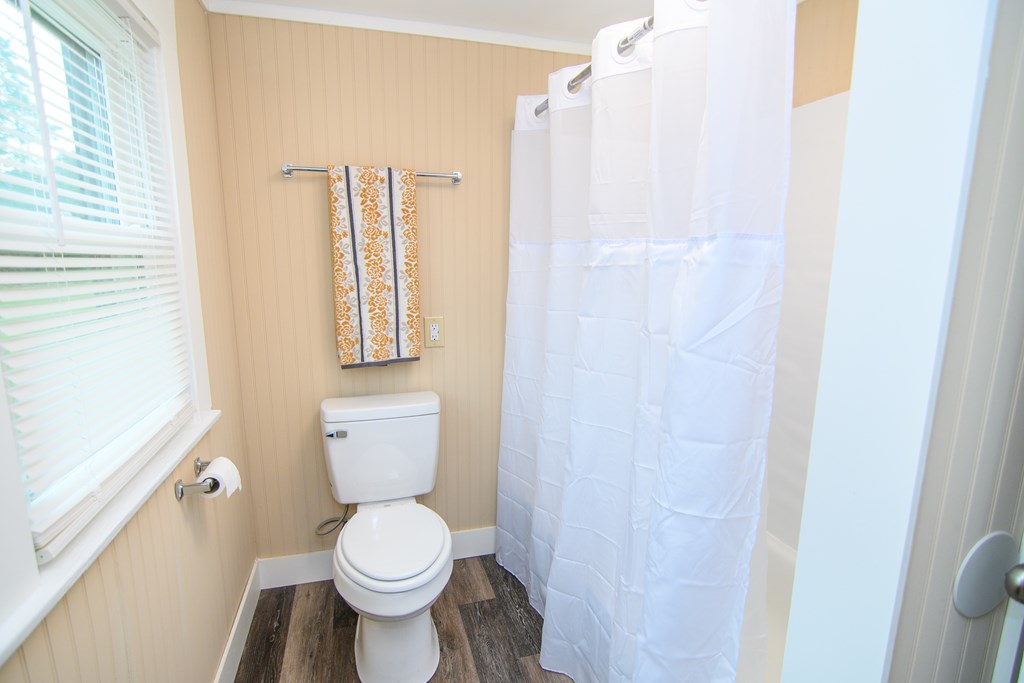 23482 Saxis Road Sanford, VA 23426 - Photo 11 of 37 2nd Bath view 2