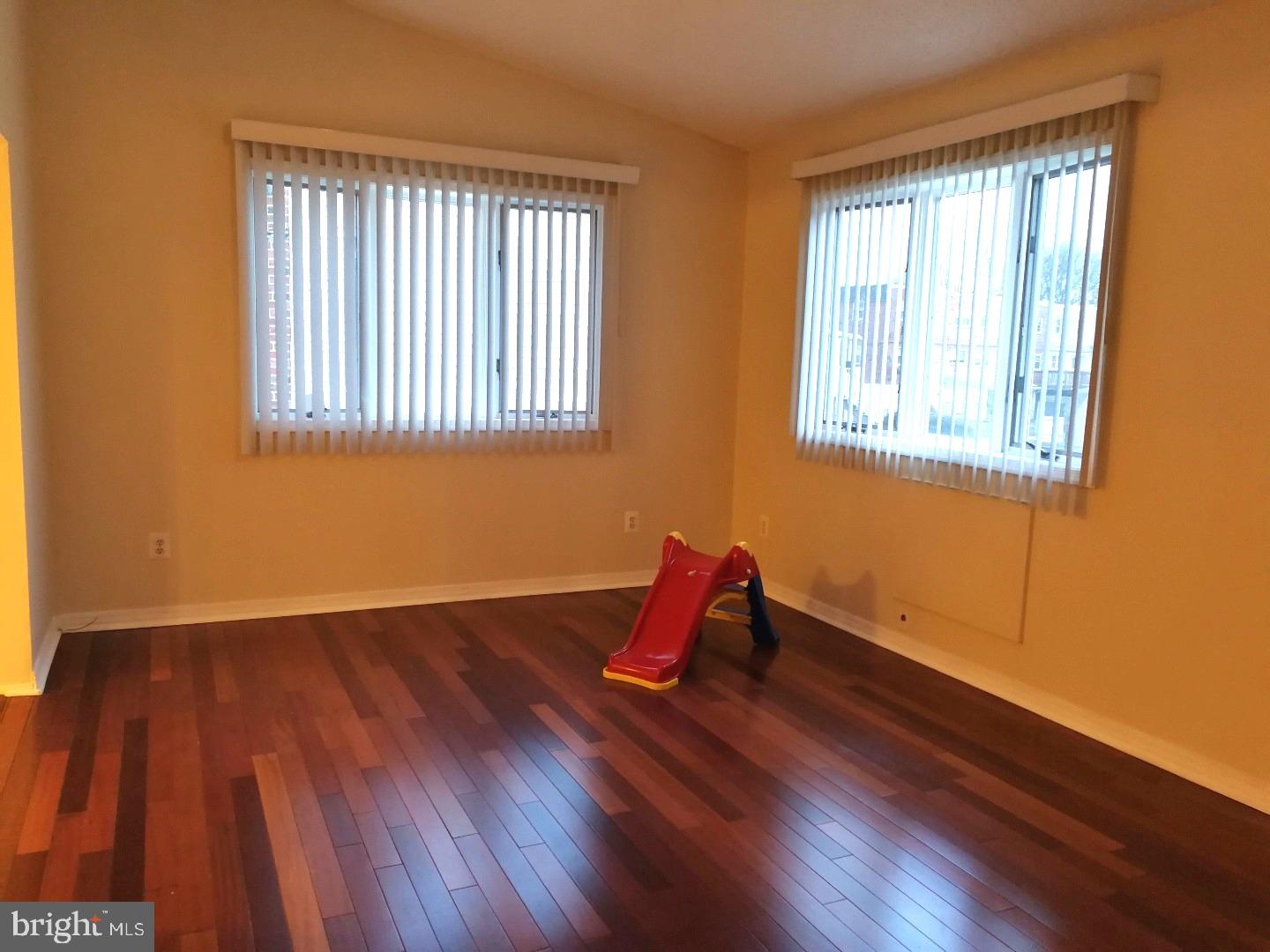 12513 Fedor Road Philadelphia, PA 19154 - Photo 13 of 21 Family Room