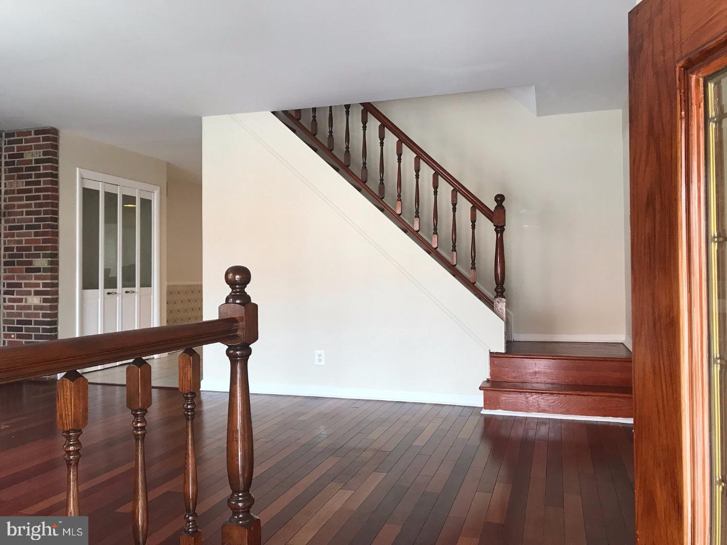12513 Fedor Road Philadelphia, PA 19154 - Photo 4 of 21 Living Room