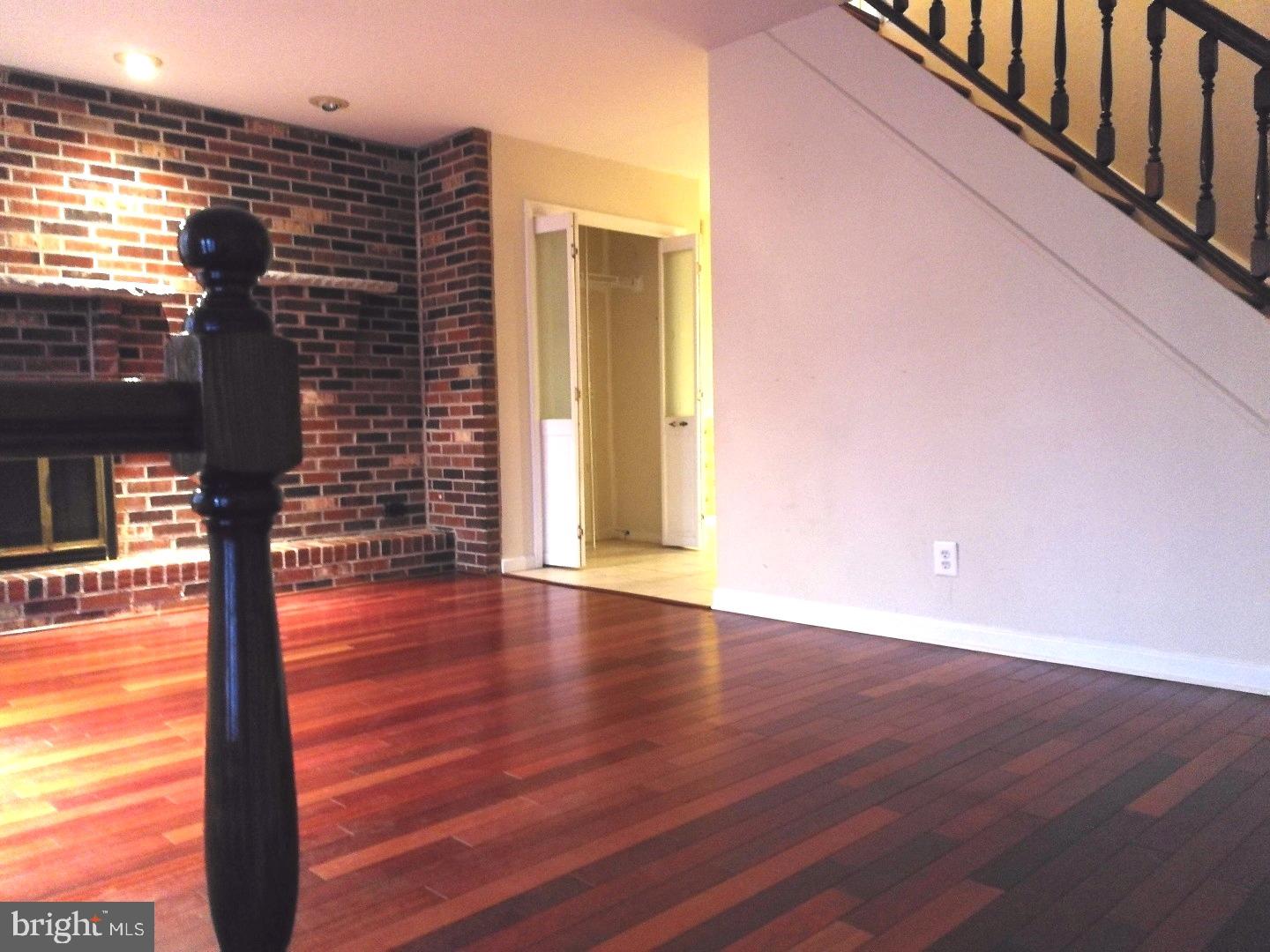 12513 Fedor Road Philadelphia, PA 19154 - Photo 5 of 21 Living Room