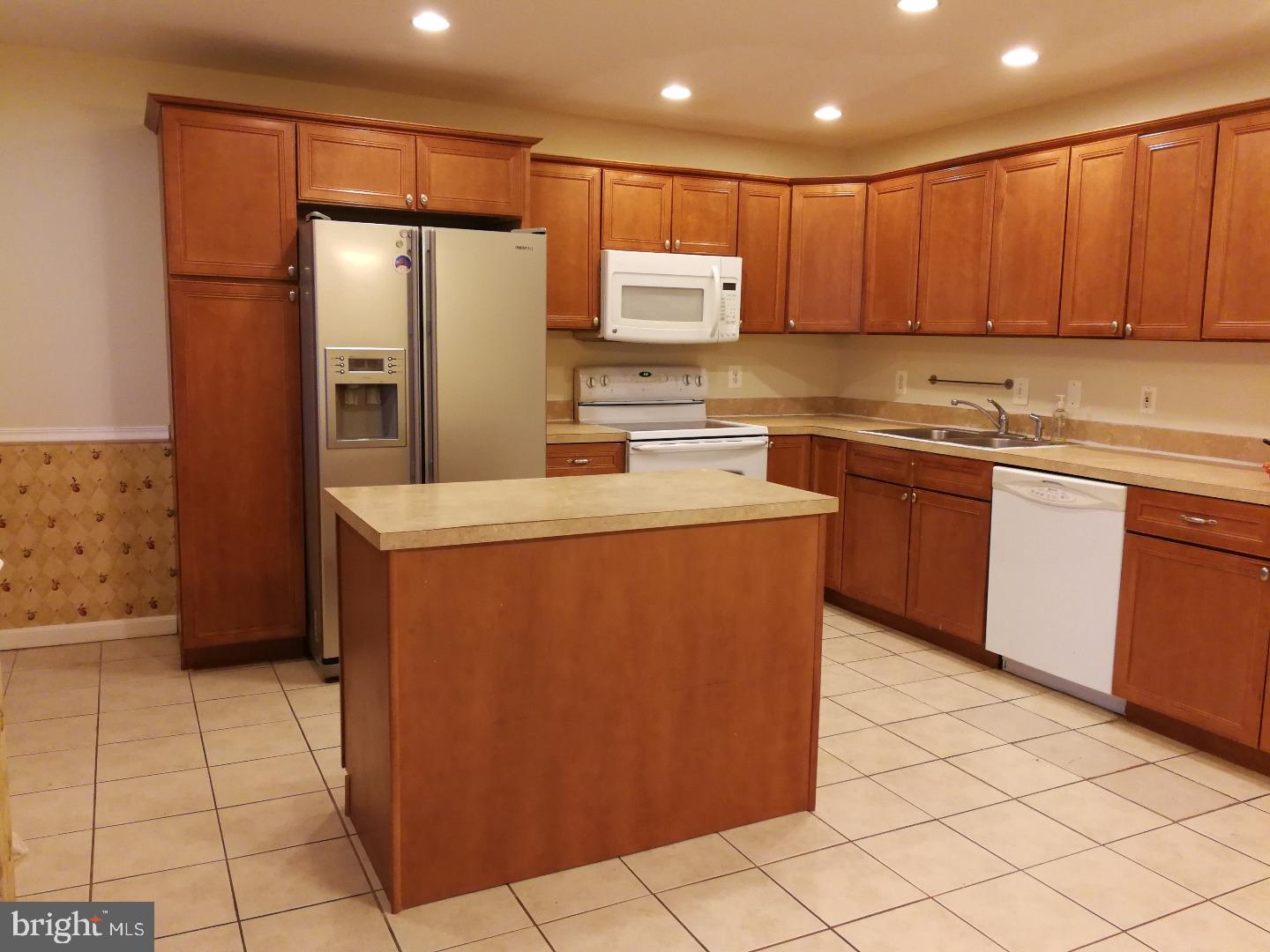 12513 Fedor Road Philadelphia, PA 19154 - Photo 7 of 21 Kitchen