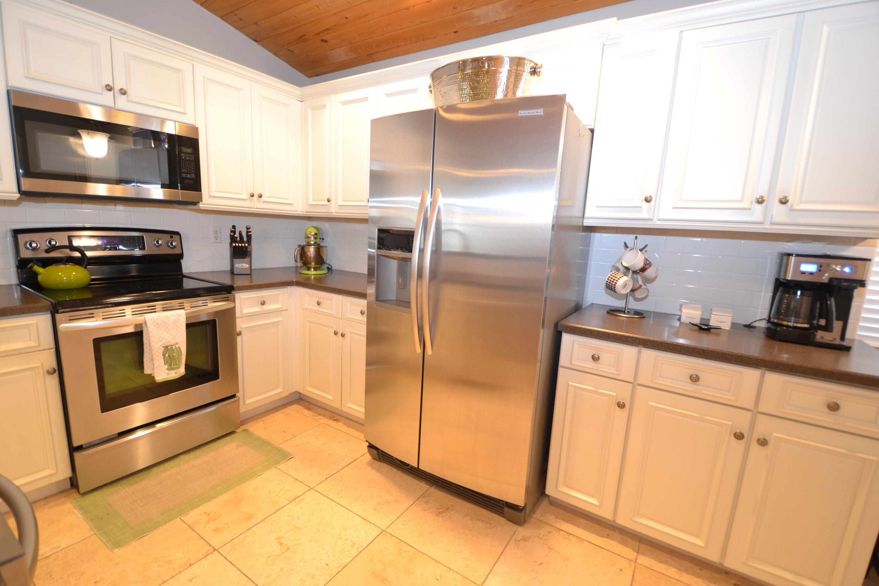 2439 Southwest Riviera Road Stuart, FL 34997 - Photo 16 of 72 Kitchen