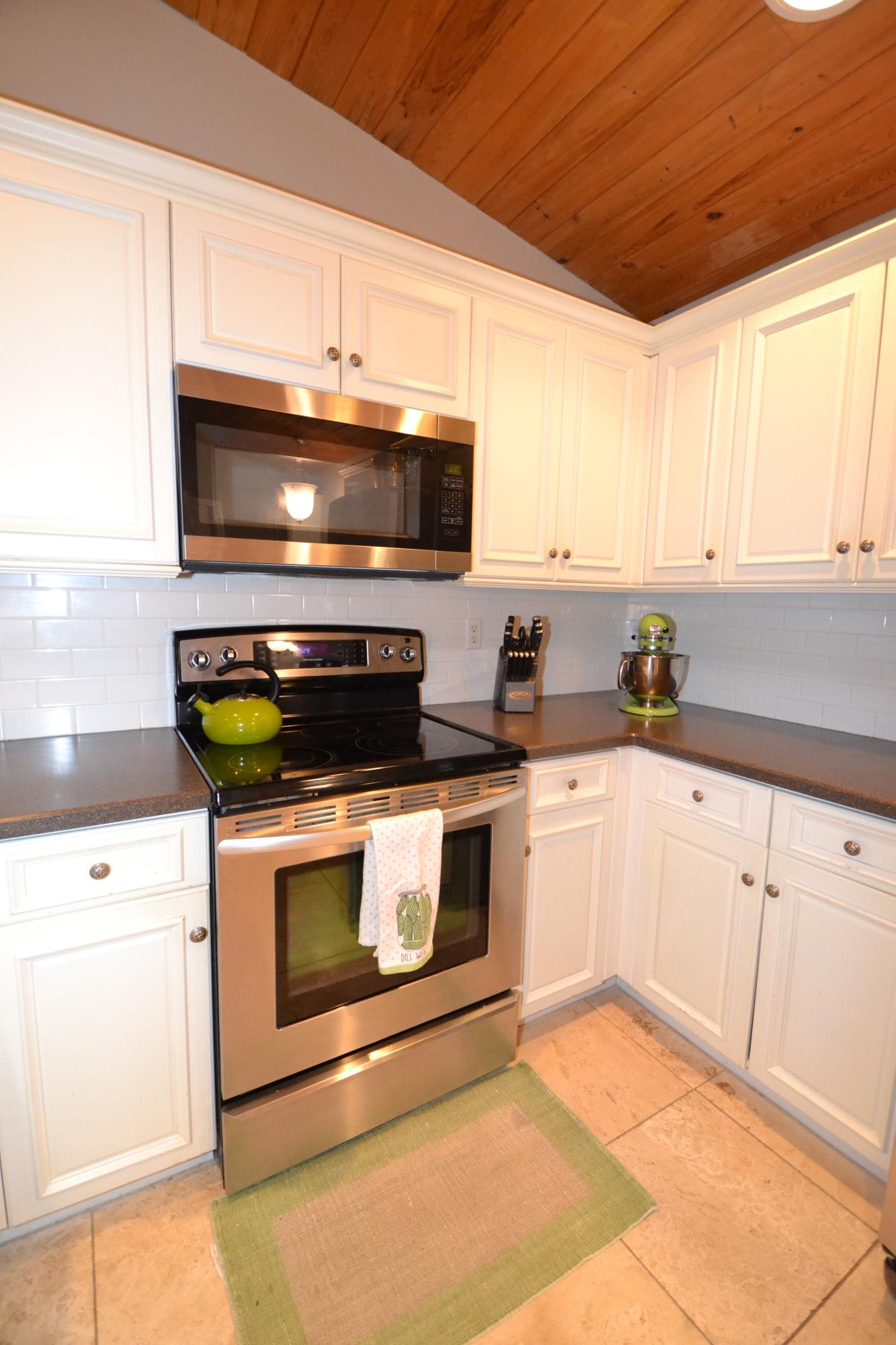 2439 Southwest Riviera Road Stuart, FL 34997 - Photo 17 of 72 Kitchen