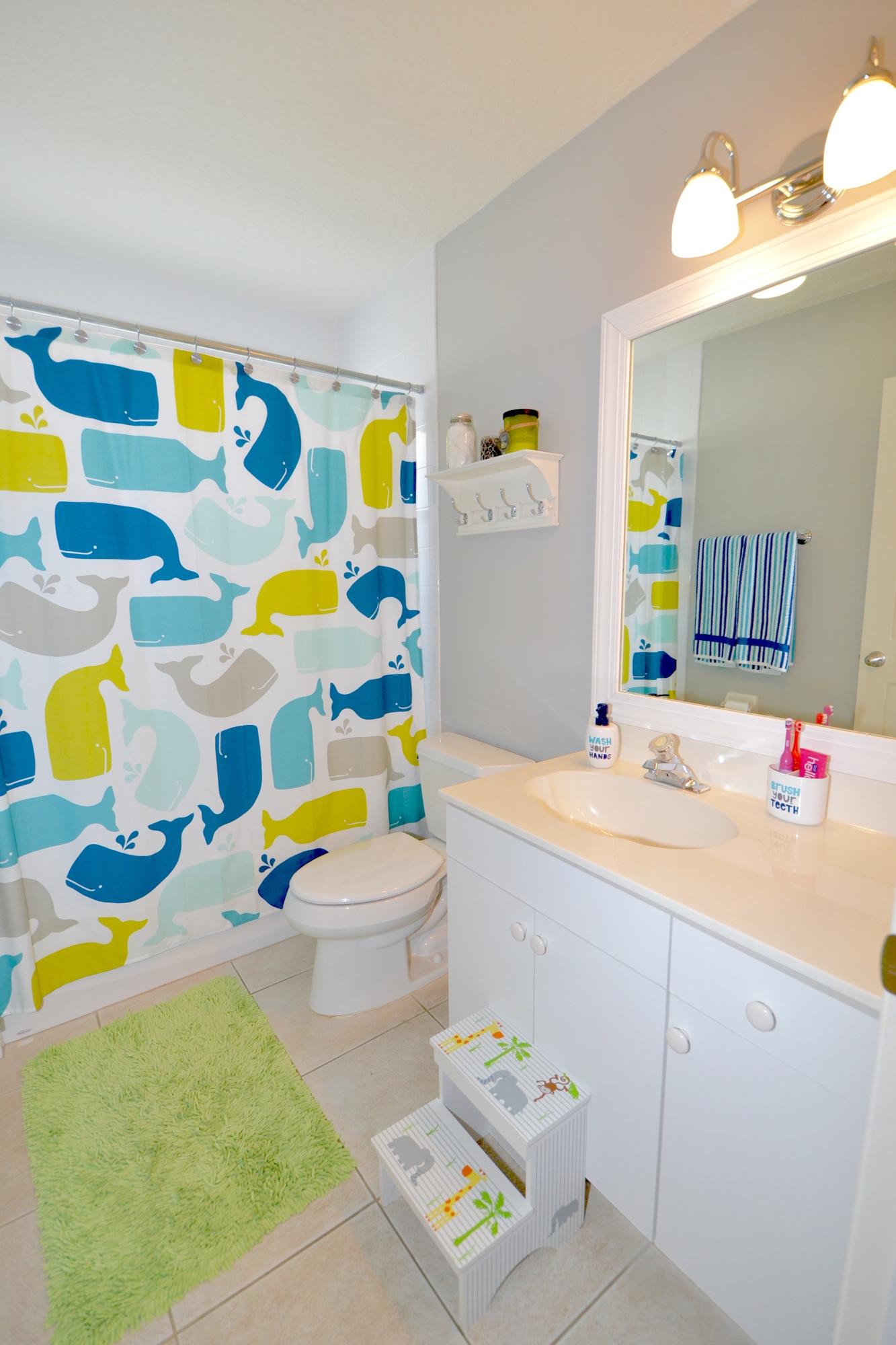 2439 Southwest Riviera Road Stuart, FL 34997 - Photo 27 of 72 Guest Bathroom