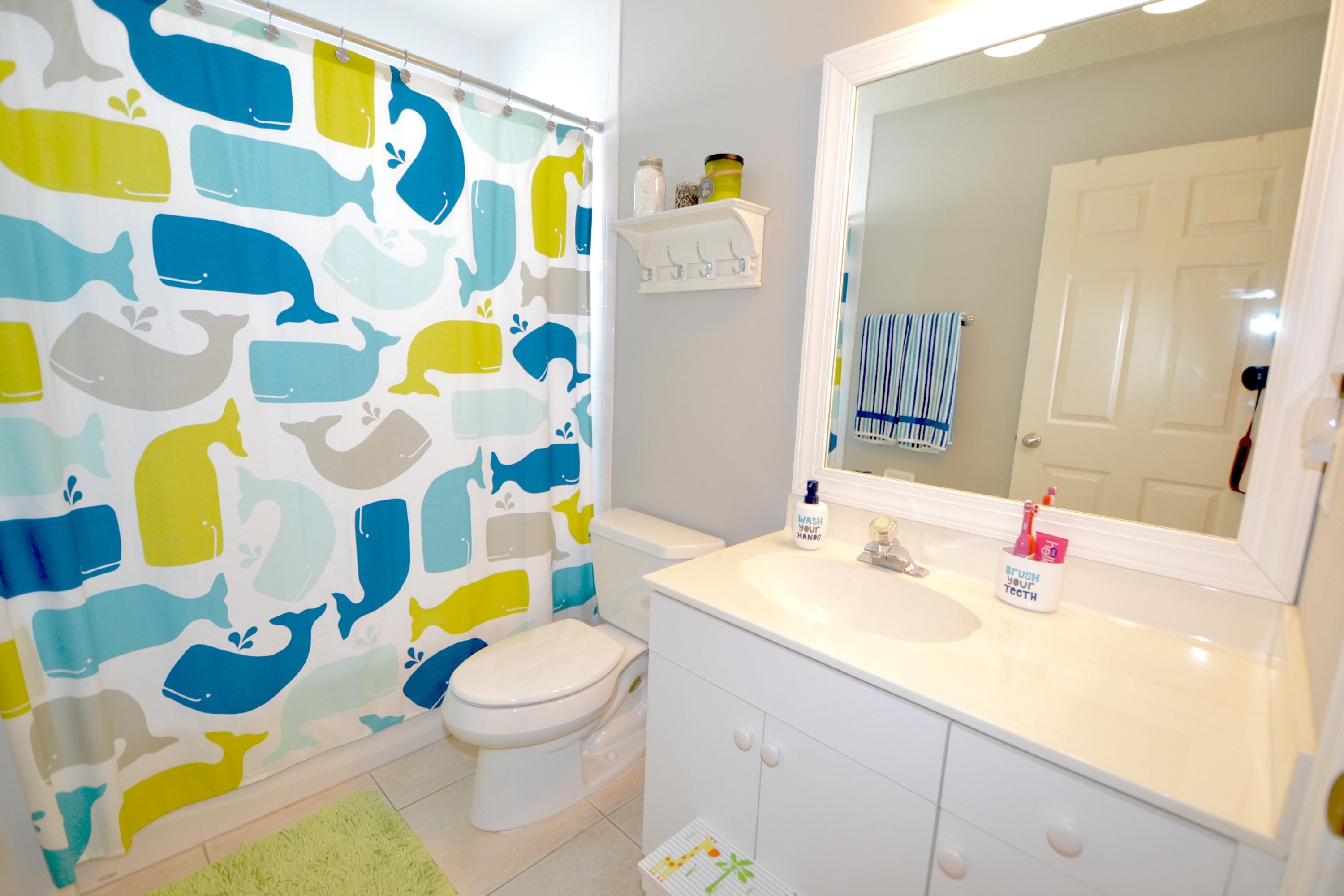 2439 Southwest Riviera Road Stuart, FL 34997 - Photo 28 of 72 Guest Bathroom