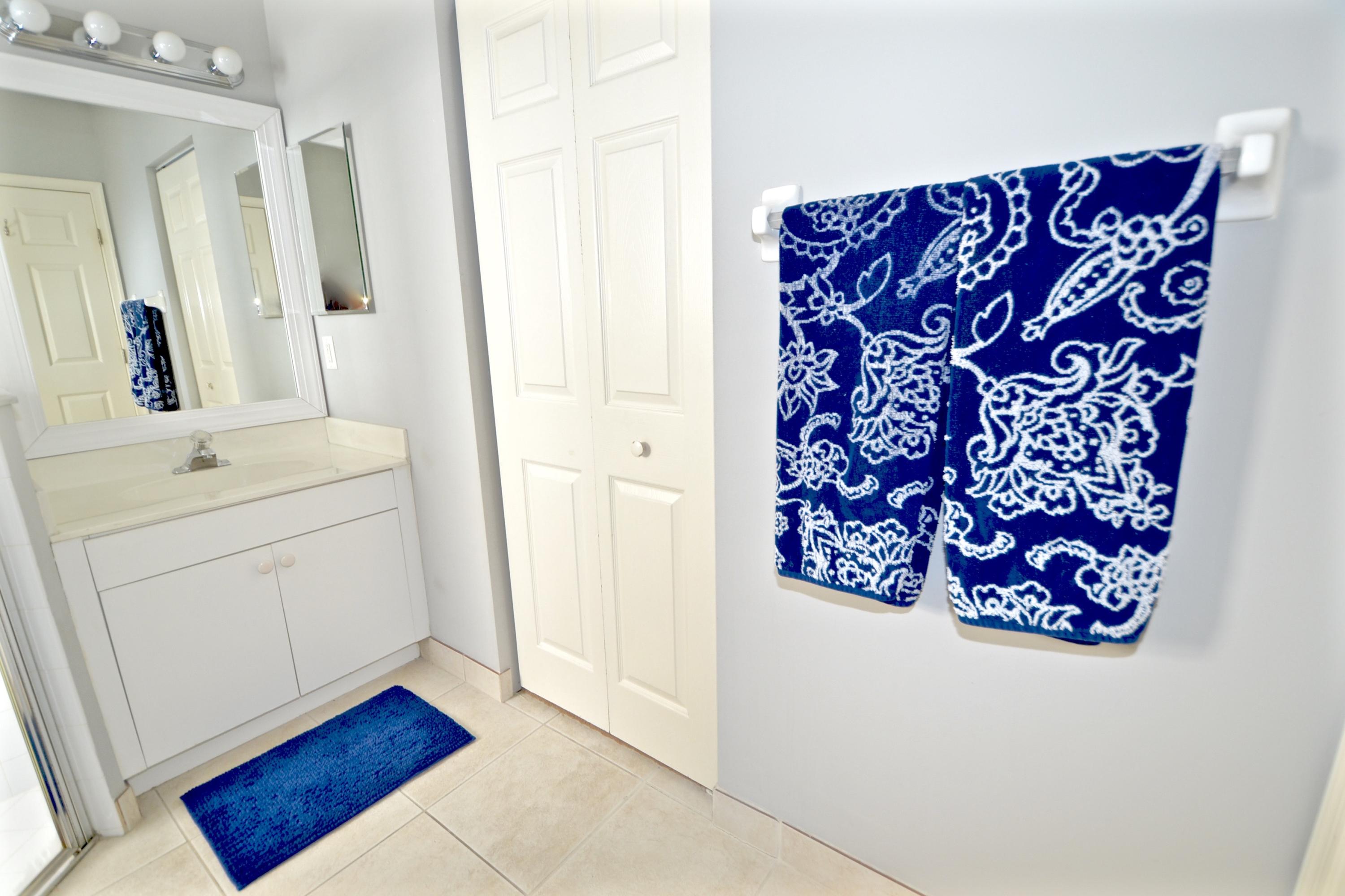 2439 Southwest Riviera Road Stuart, FL 34997 - Photo 34 of 72 Master Bathroom
