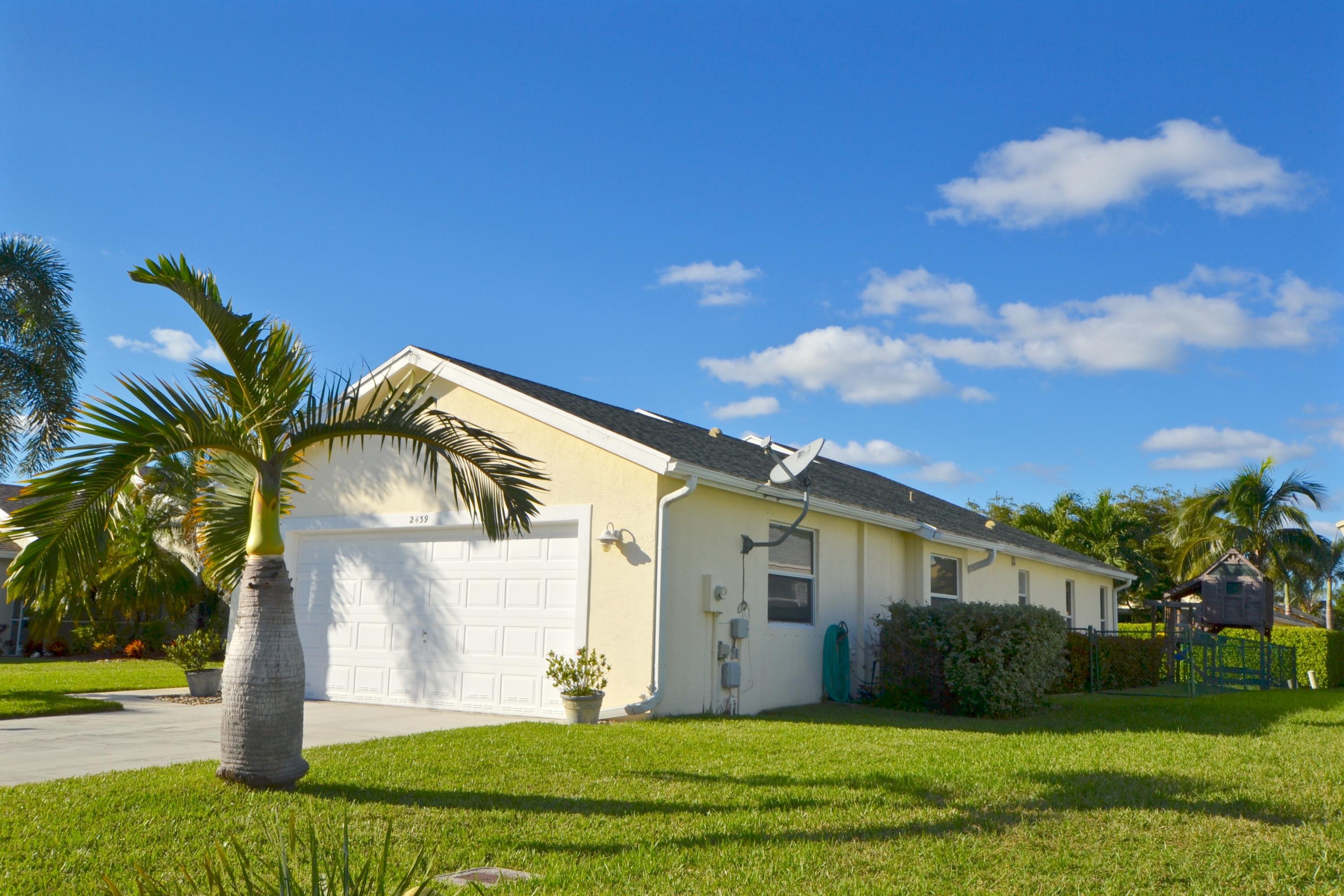 2439 Southwest Riviera Road Stuart, FL 34997 - Photo 55 of 72 EAST SIDE OF HOME