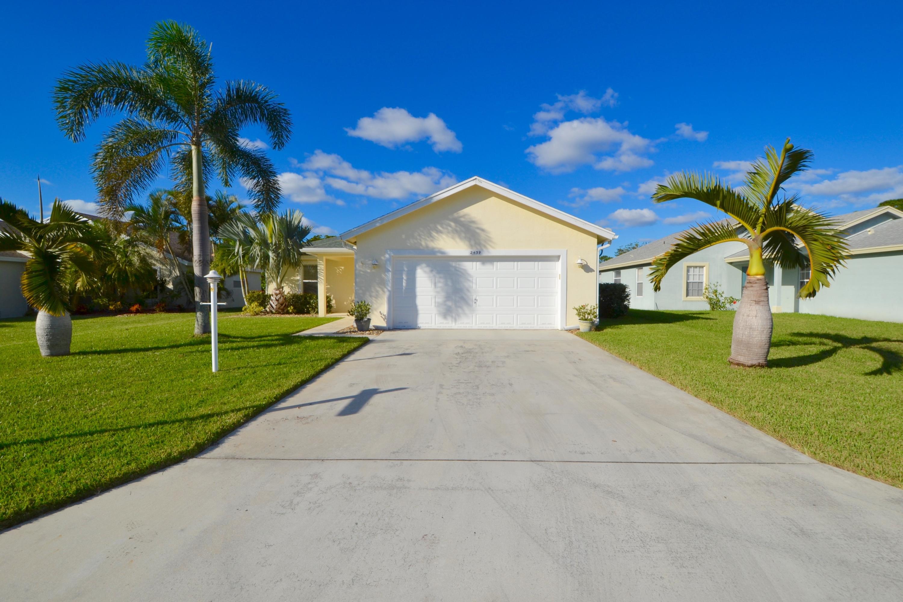 2439 Southwest Riviera Road Stuart, FL 34997 - Photo 57 of 72 LONG DRIVEWAY