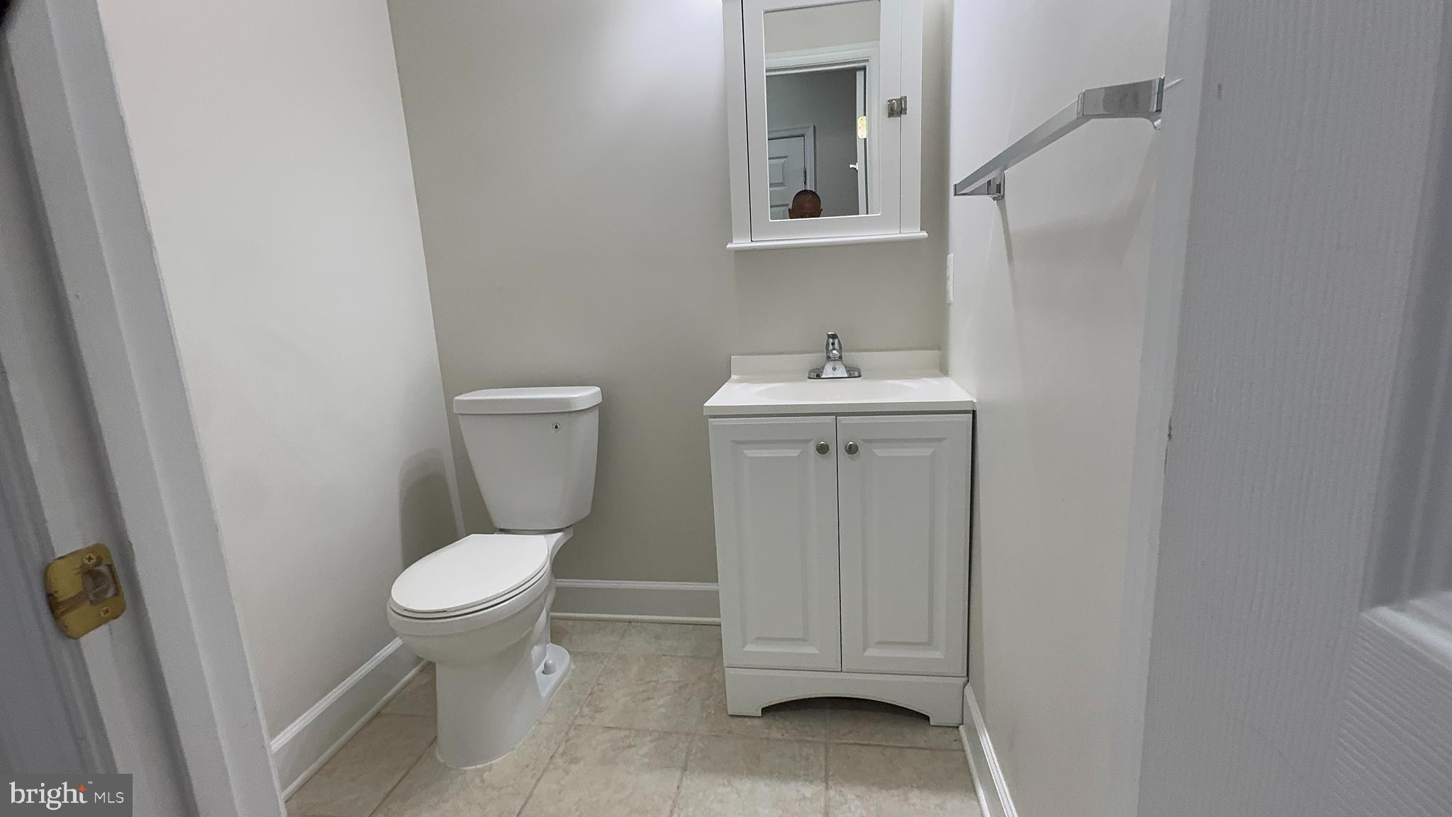 9283 Laurel Ridge Crossing Road Lorton, VA 22079 - Photo 10 of 35 Half bathroom