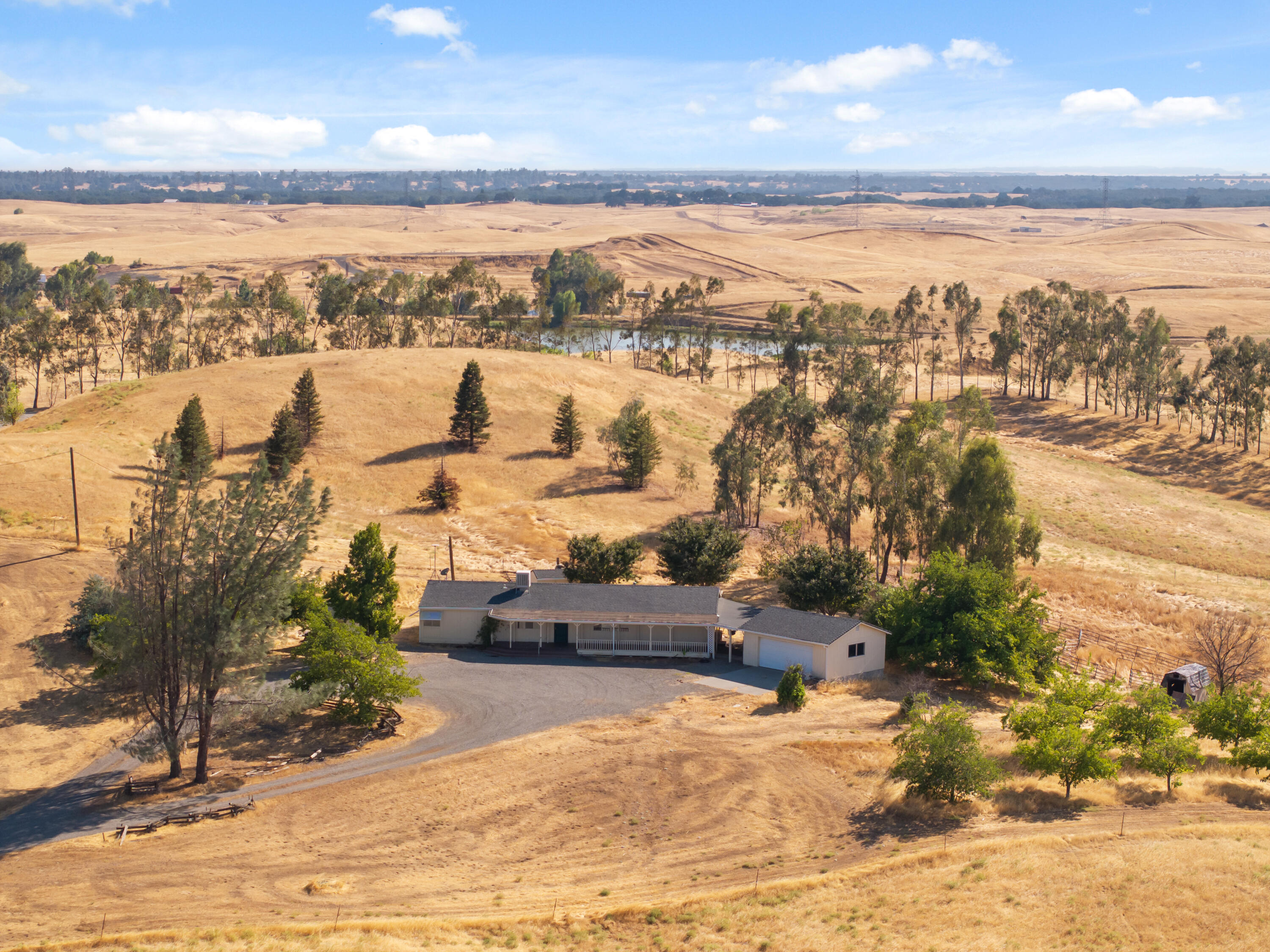 13905 Mendenhall Road Red Bluff, CA 96080 - Photo 2 of 34 DJI_20250828023217_0869_D