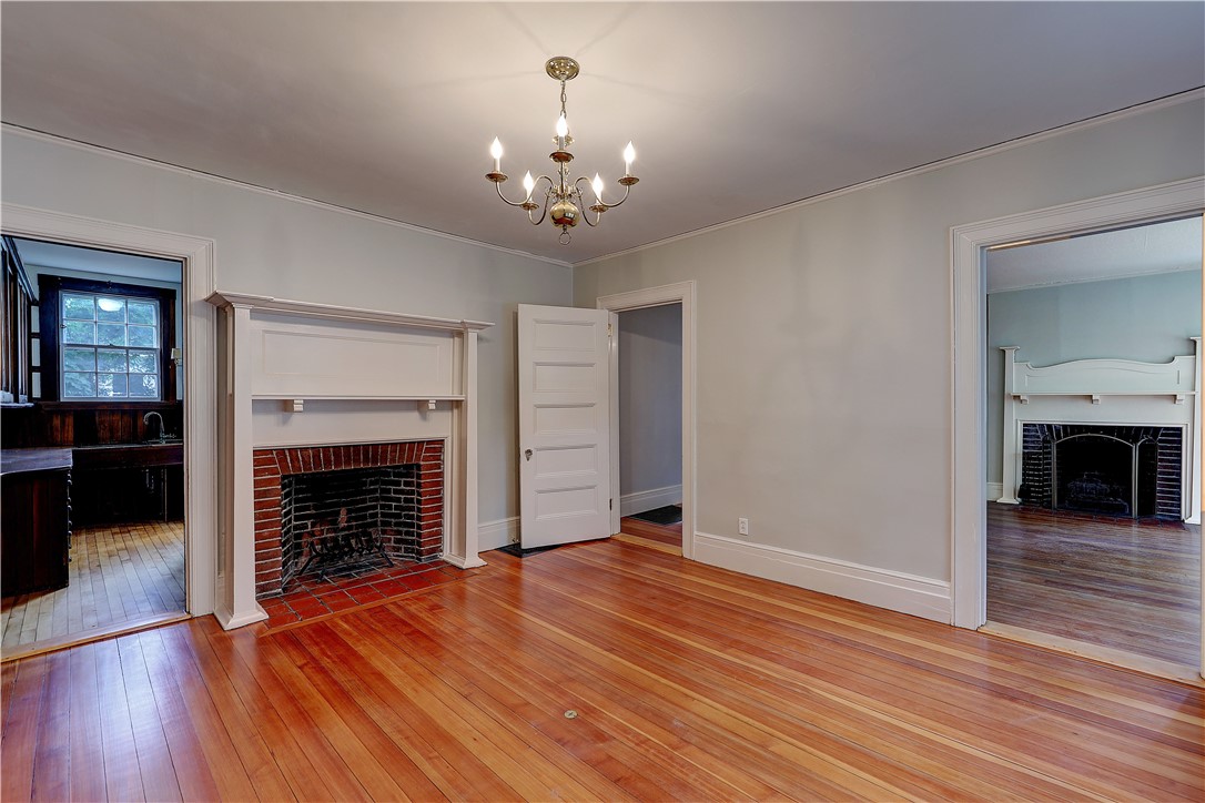 16 Elton Street Providence, RI 02906 - Photo 6 of 25
