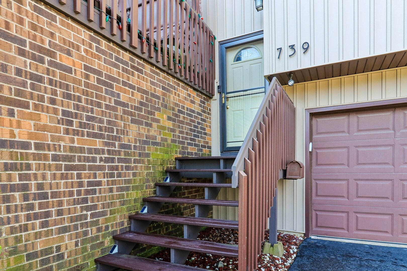 739 High Ridge Road Roselle, IL 60172 - Photo 4 of 40