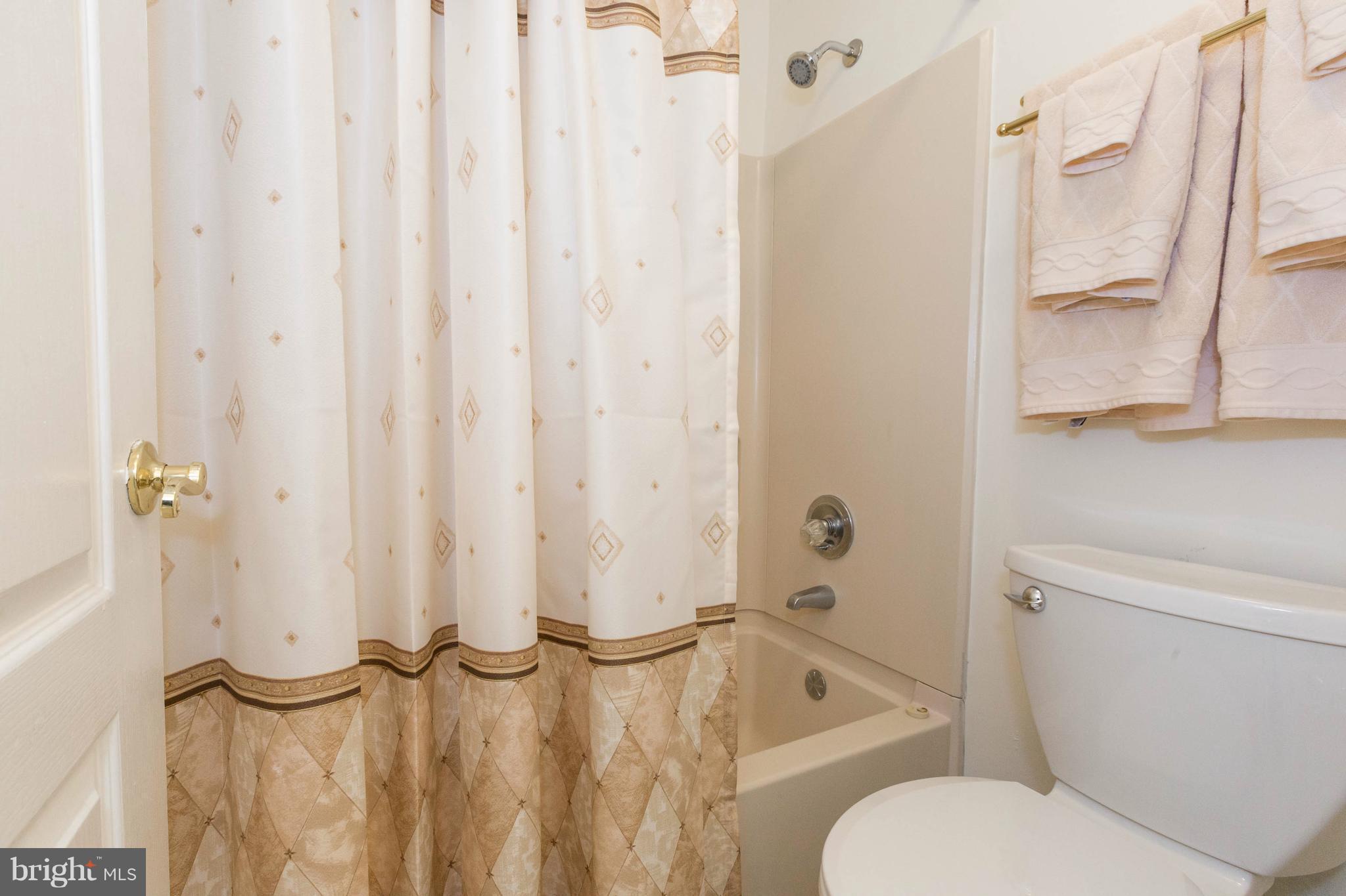 8347 Montgomery Run Road, Unit E Ellicott City, MD 21043 - Photo 18 of 24 Bath (Master)