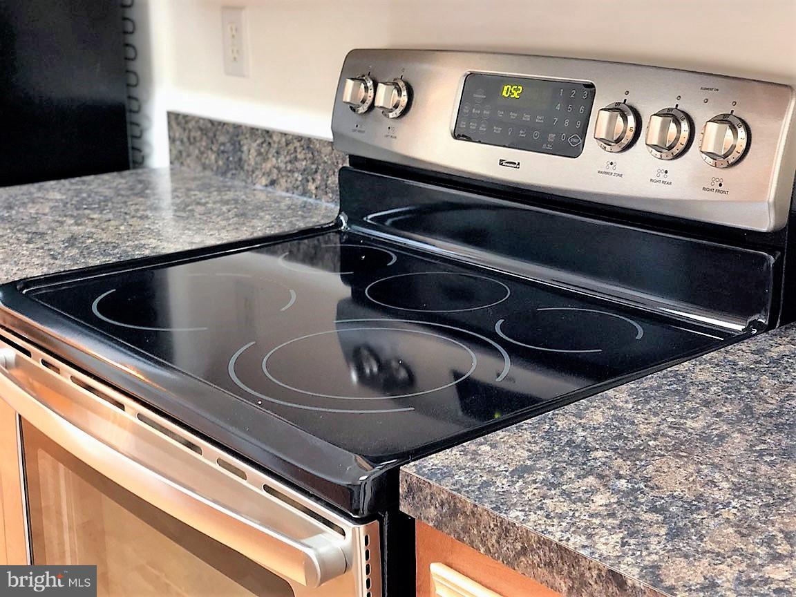 8347 Montgomery Run Road, Unit E Ellicott City, MD 21043 - Photo 4 of 24 Kitchen