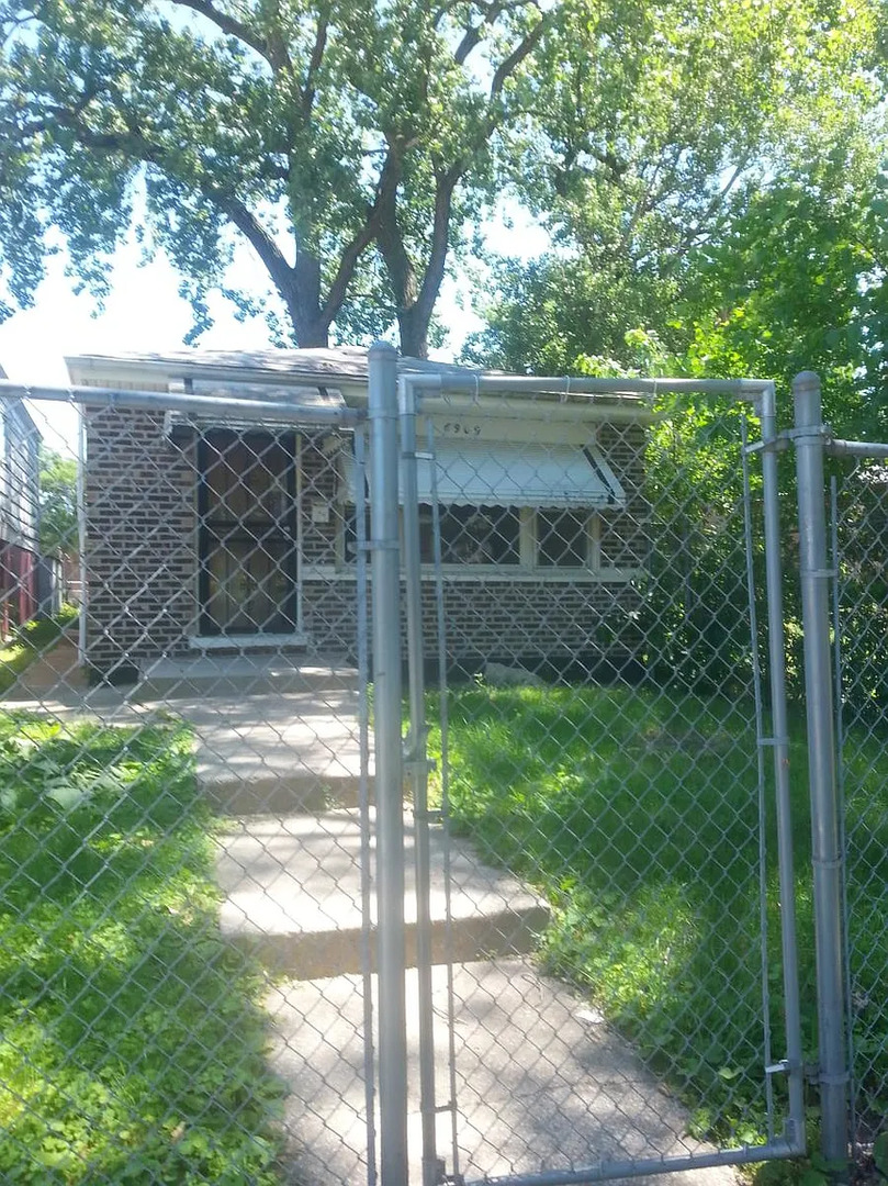 6909 South Ada Street Chicago, IL 60636 - Photo 2 of 16