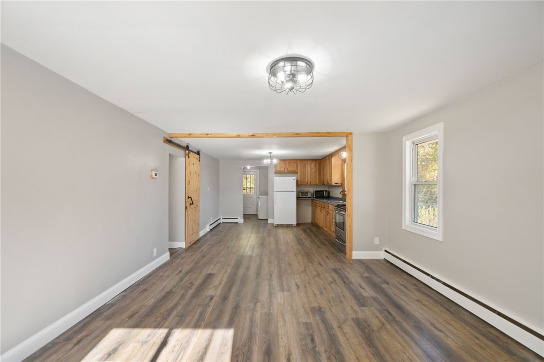84 Hospital Road East Providence, RI 02915 - Photo 3 of 34 Gallery Image 3