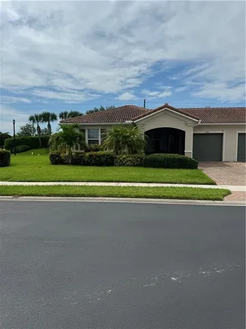 $319,500 | 1041 Normandie Way, Vero Beach, FL 32960
