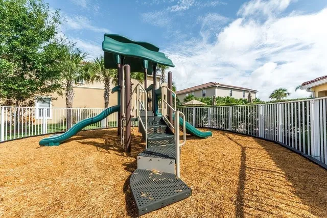 $319,500 | 1041 Normandie Way, Vero Beach, FL 32960