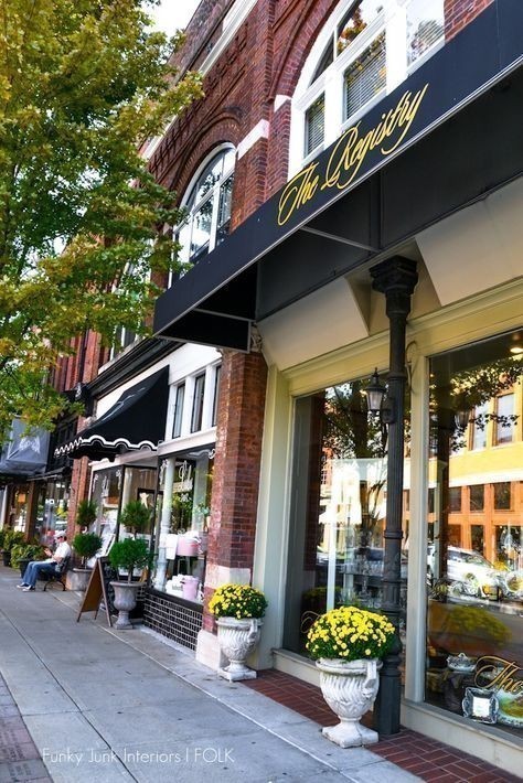 4000 Shadow Green Drive, Unit 4305 Franklin, TN 37064 - Photo 23 of 24 a front view of a building with sitting area