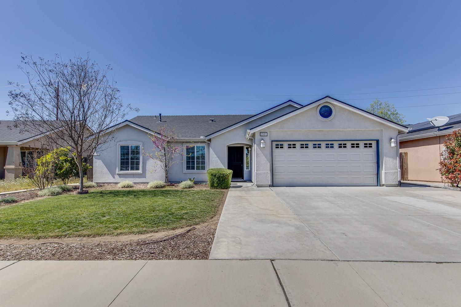 2001 Rawson Avenue Sanger, CA 93657 - Photo 2 of 31