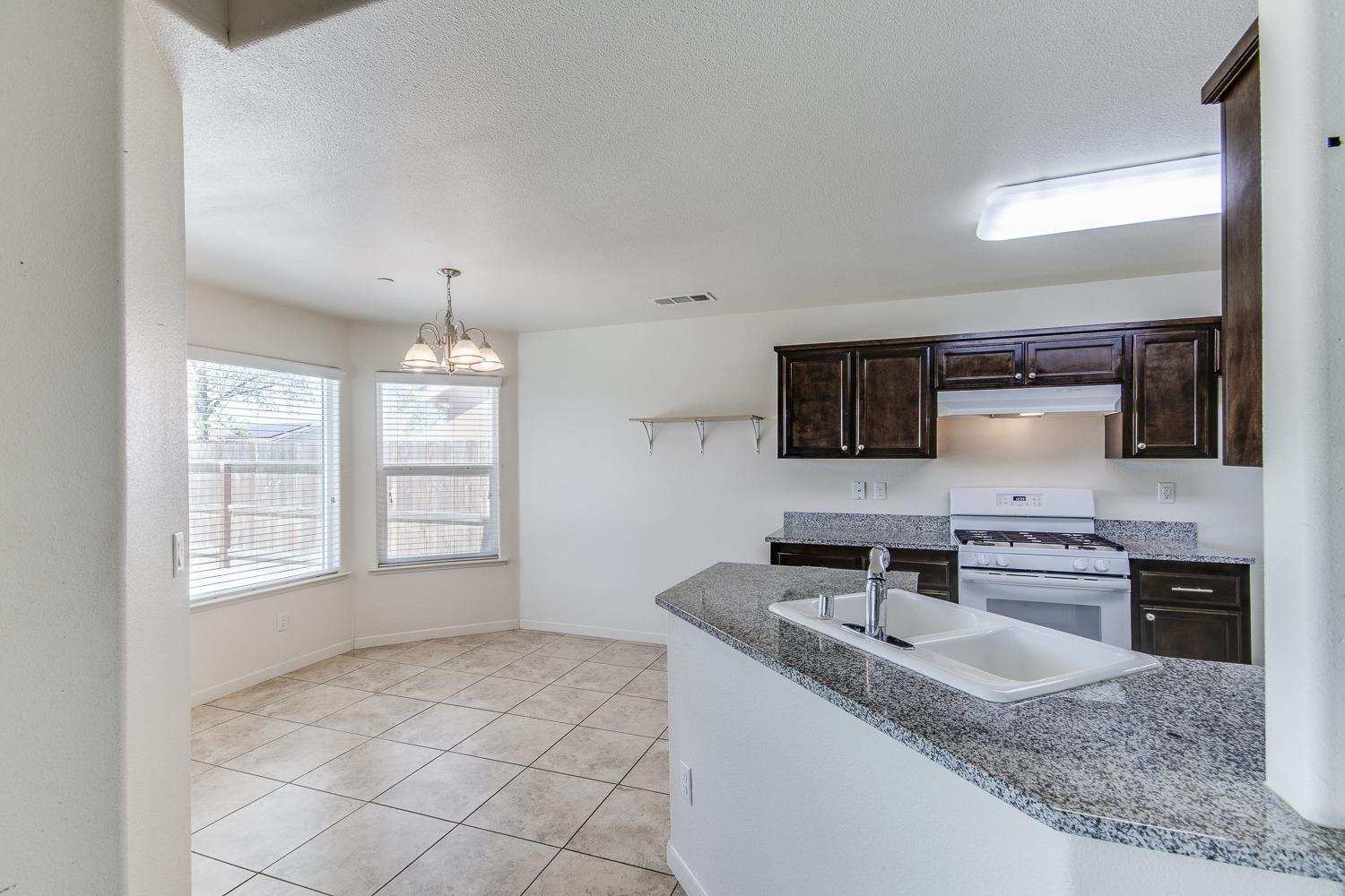 2001 Rawson Avenue Sanger, CA 93657 - Photo 9 of 31