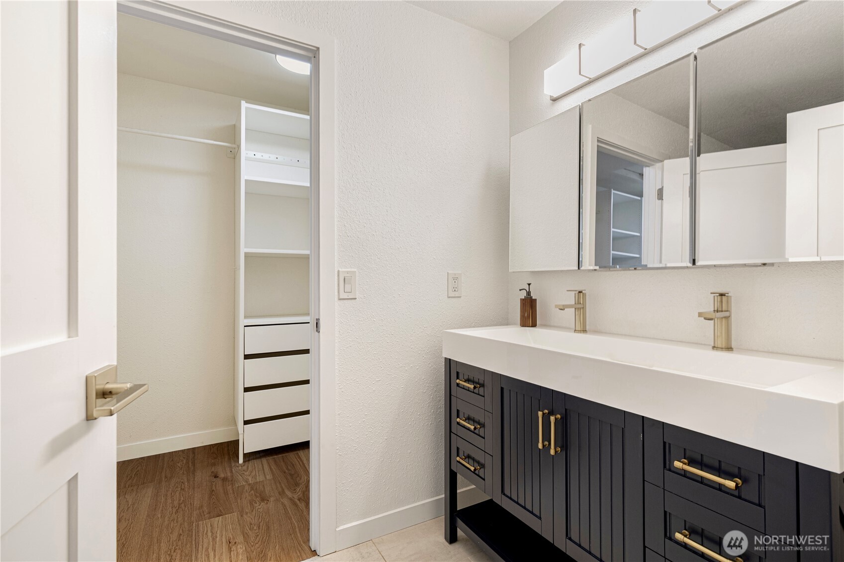 14717 Northeast 44th Street, Unit R8 Bellevue, WA 98007 - Photo 12 of 24 Gallery Image 12