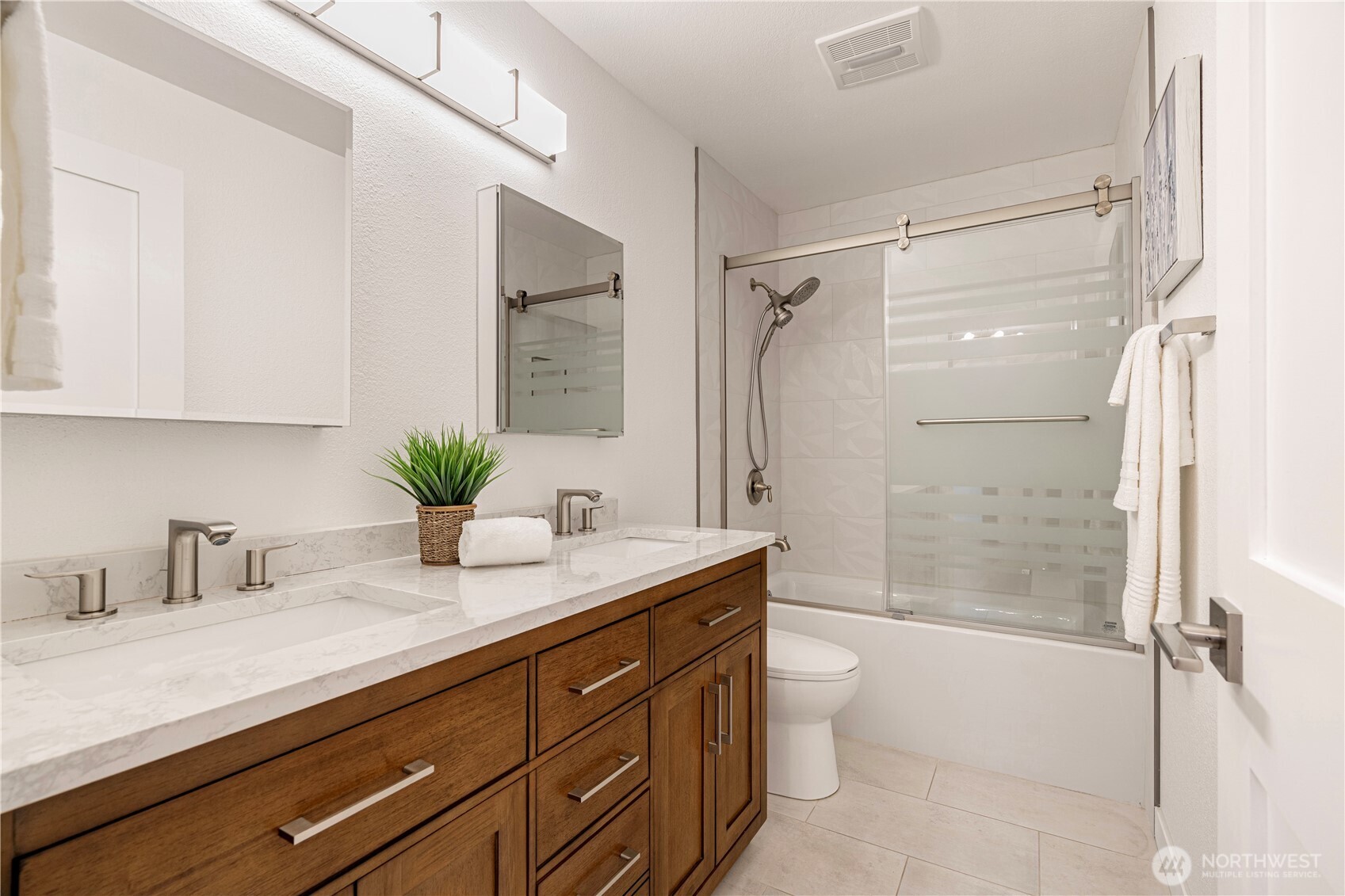 14717 Northeast 44th Street, Unit R8 Bellevue, WA 98007 - Photo 15 of 24 Gallery Image 15