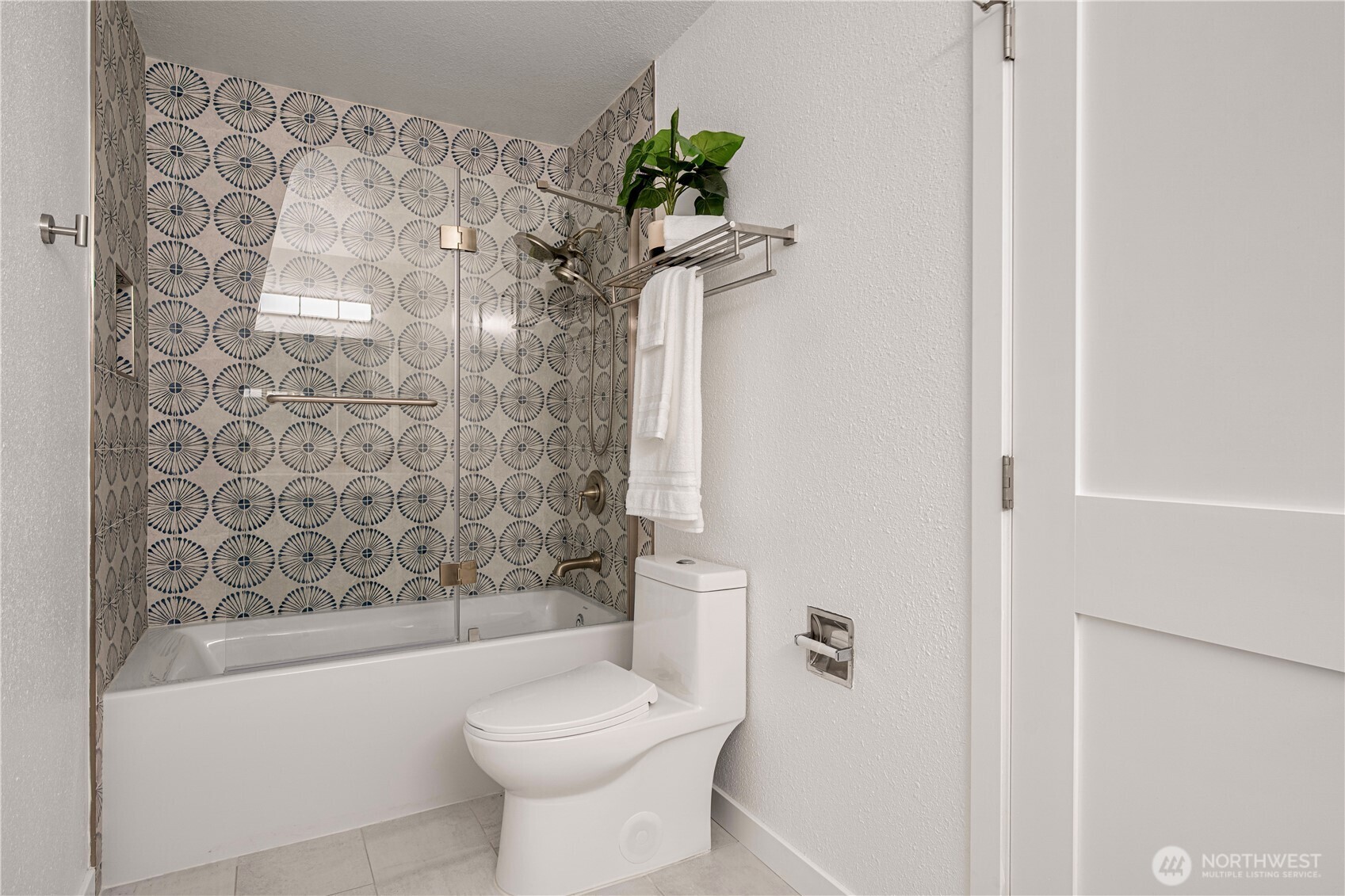 14717 Northeast 44th Street, Unit R8 Bellevue, WA 98007 - Photo 16 of 24 Gallery Image 16