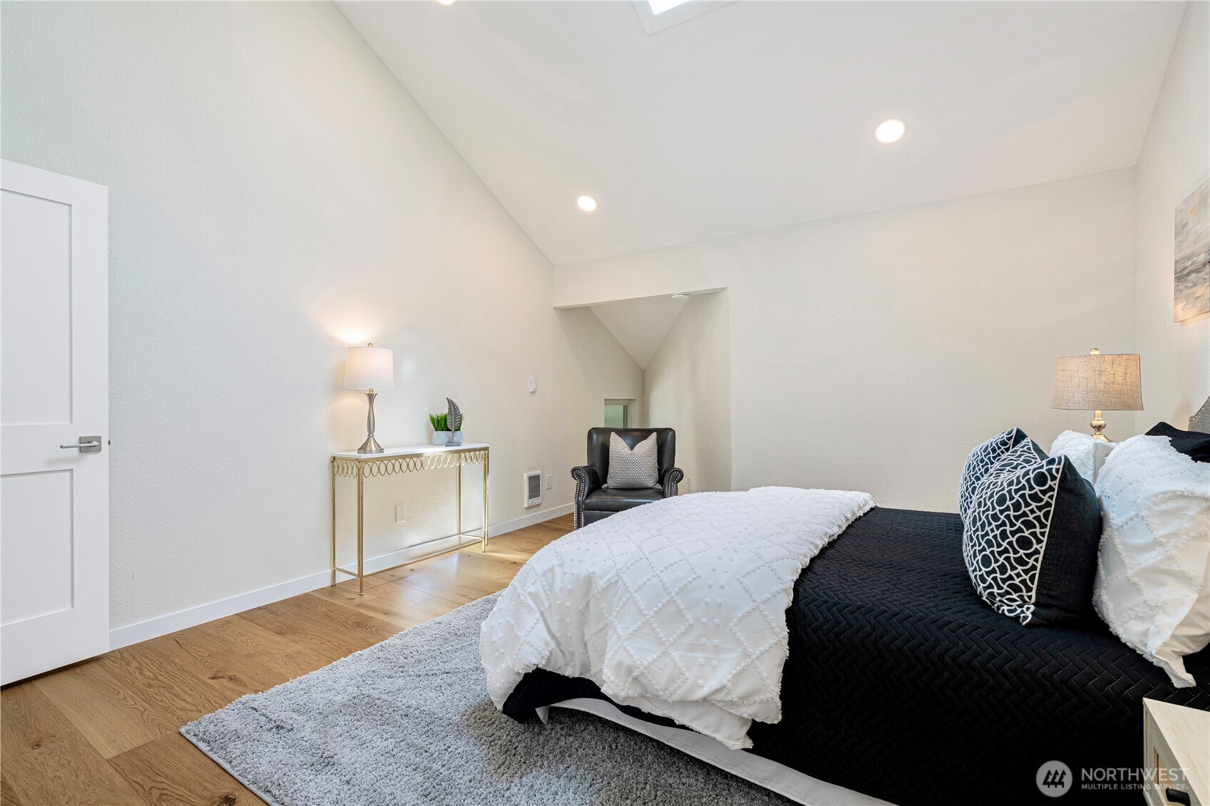 14717 Northeast 44th Street, Unit R8 Bellevue, WA 98007 - Photo 18 of 24 Gallery Image 18