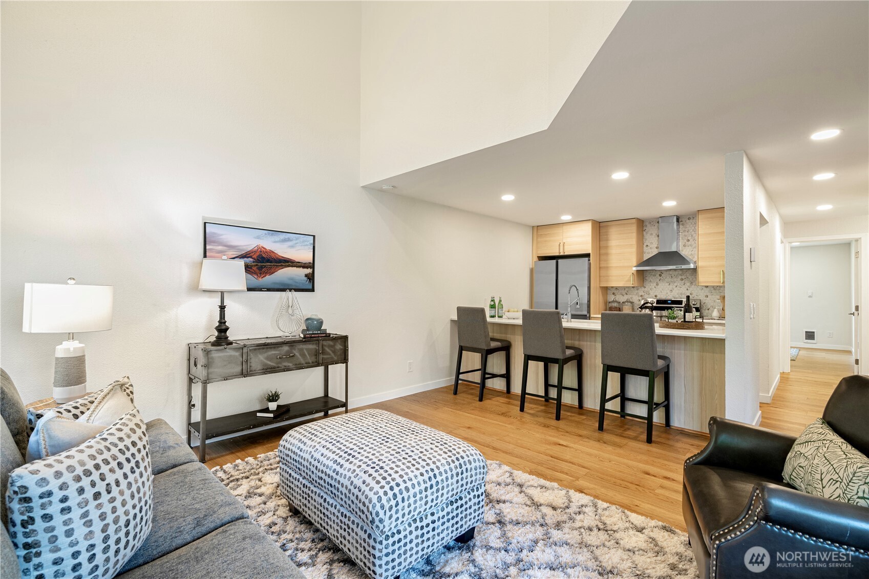14717 Northeast 44th Street, Unit R8 Bellevue, WA 98007 - Photo 9 of 24 Gallery Image 9