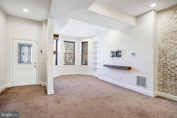 $6,000 | 12 Rhode Island Avenue Northwest, Washington, DC 20001