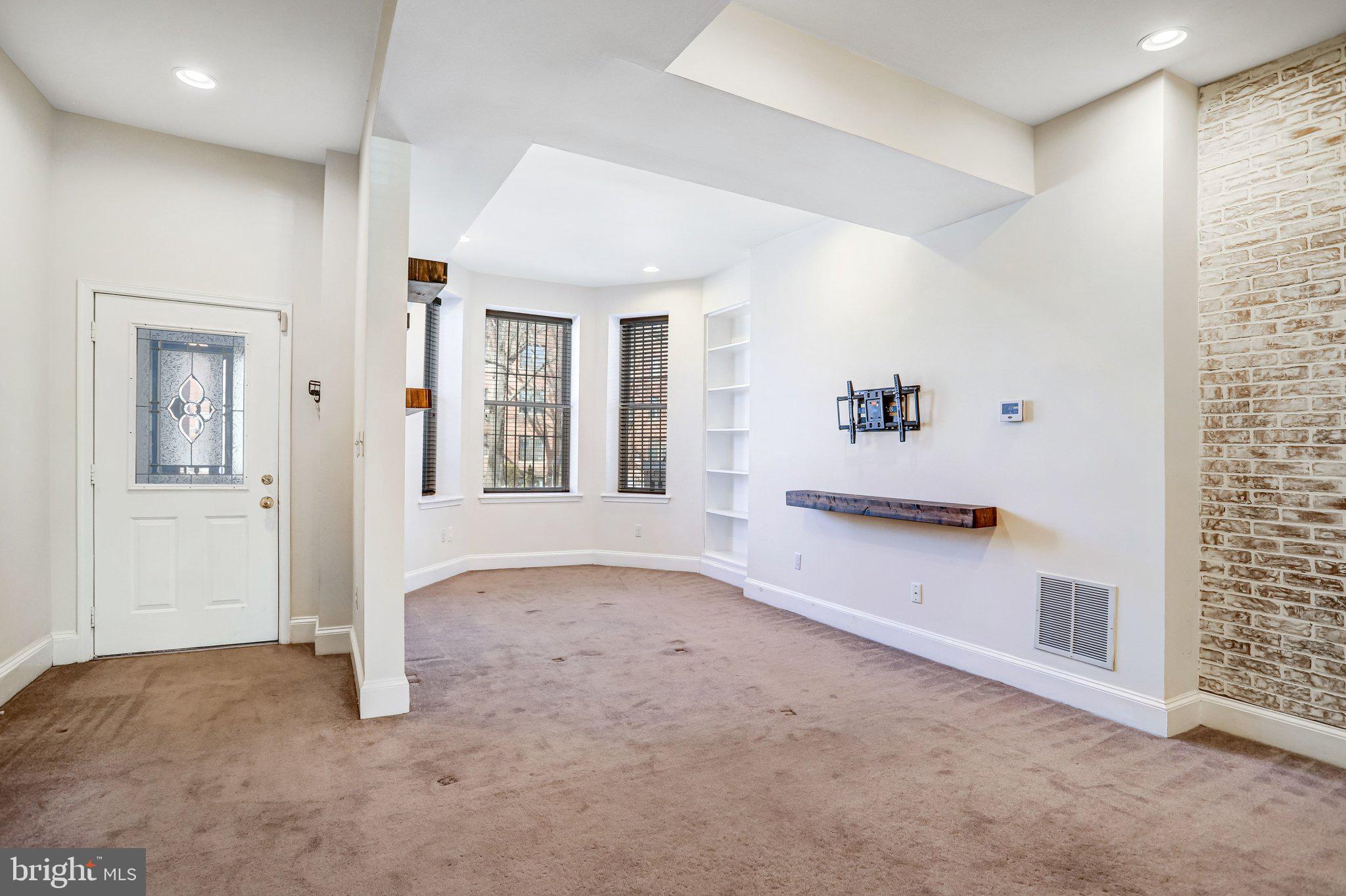 12 Rhode Island Avenue Northwest Washington, DC 20001 - Photo 4 of 74 Foyer/living room