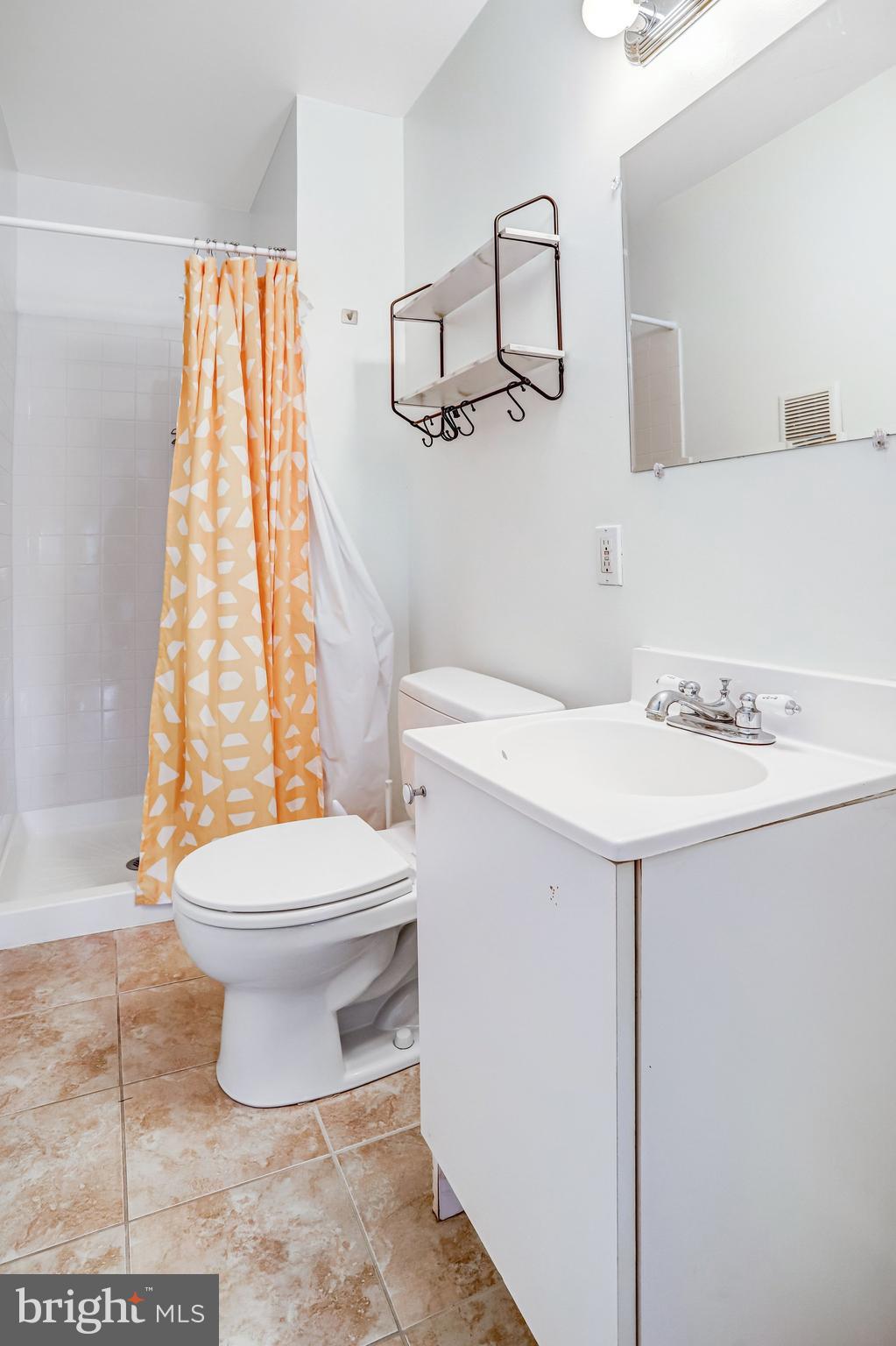 12 Rhode Island Avenue Northwest Washington, DC 20001 - Photo 51 of 74 Full bath on third level