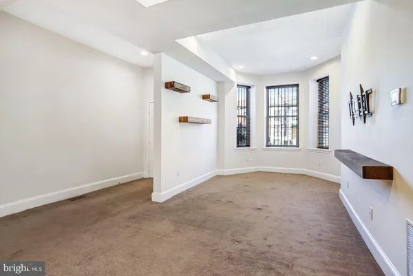 $6,000 | 12 Rhode Island Avenue Northwest, Washington, DC 20001