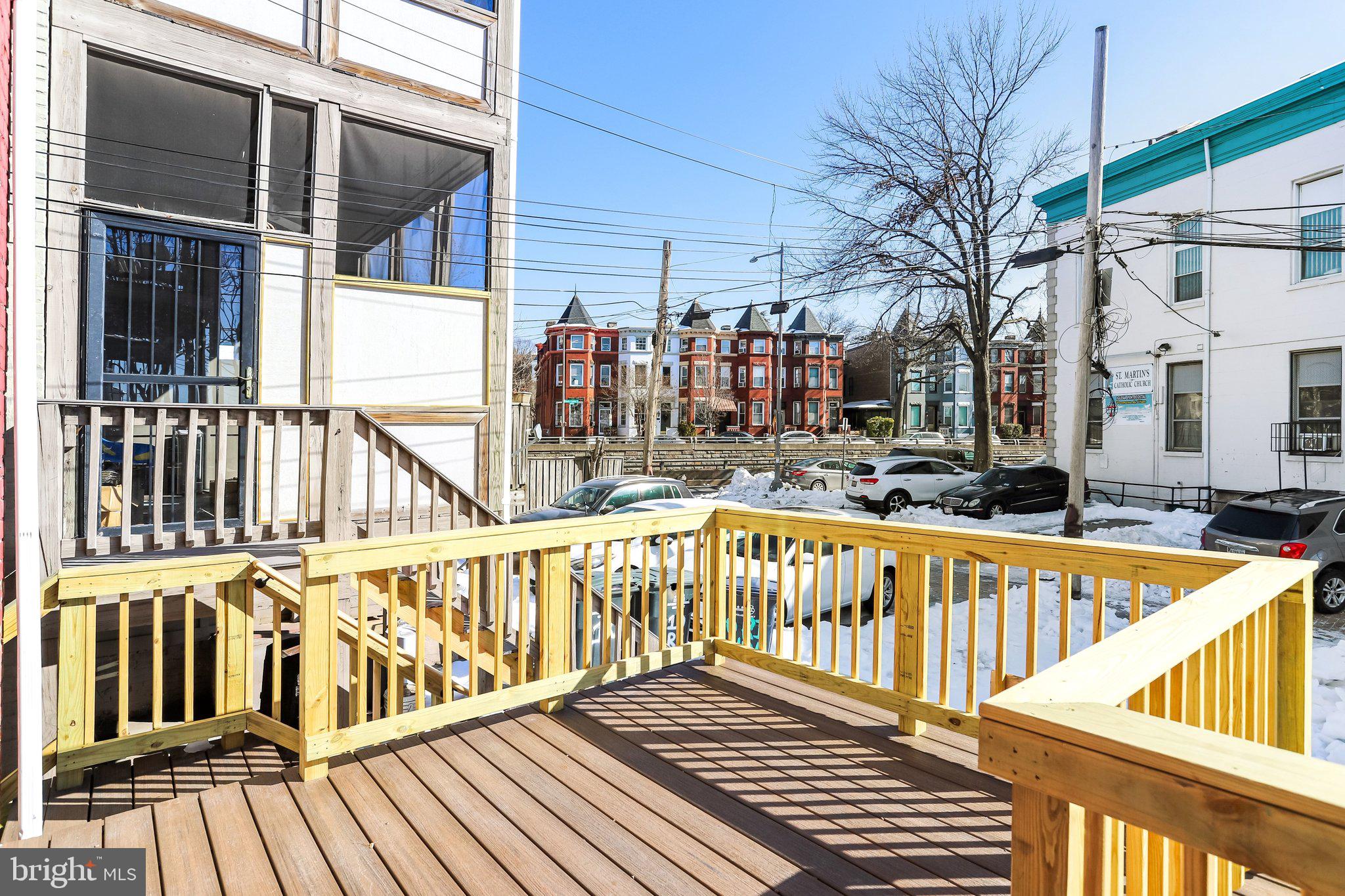 12 Rhode Island Avenue Northwest Washington, DC 20001 - Photo 71 of 74 Trex deck at rear with new rails off main kitchen