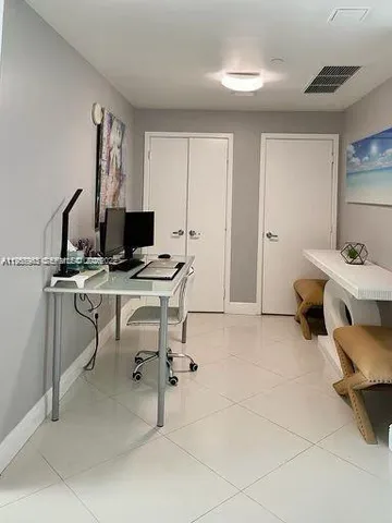 $3,600 | 888 Biscayne Boulevard, Unit 2006, Miami, FL 33132