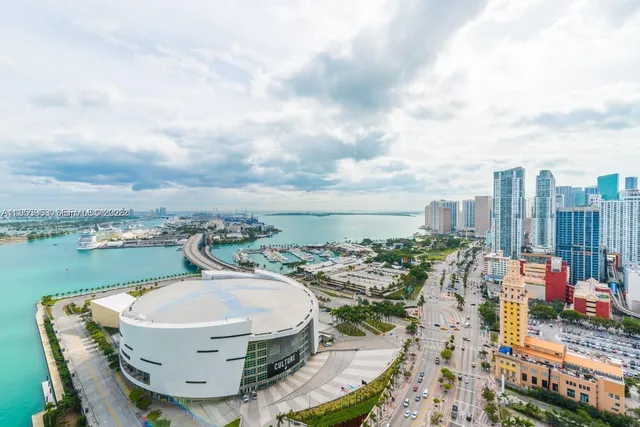 $3,600 | 888 Biscayne Boulevard, Unit 2006, Miami, FL 33132