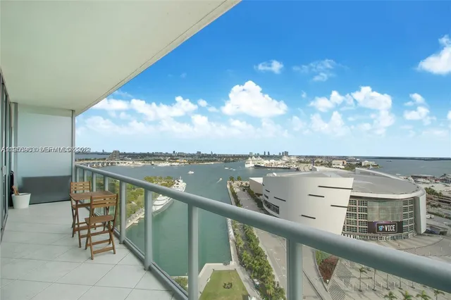 $3,600 | 888 Biscayne Boulevard, Unit 2006, Miami, FL 33132