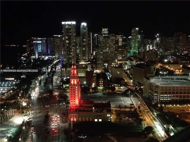 $3,600 | 888 Biscayne Boulevard, Unit 2006, Miami, FL 33132