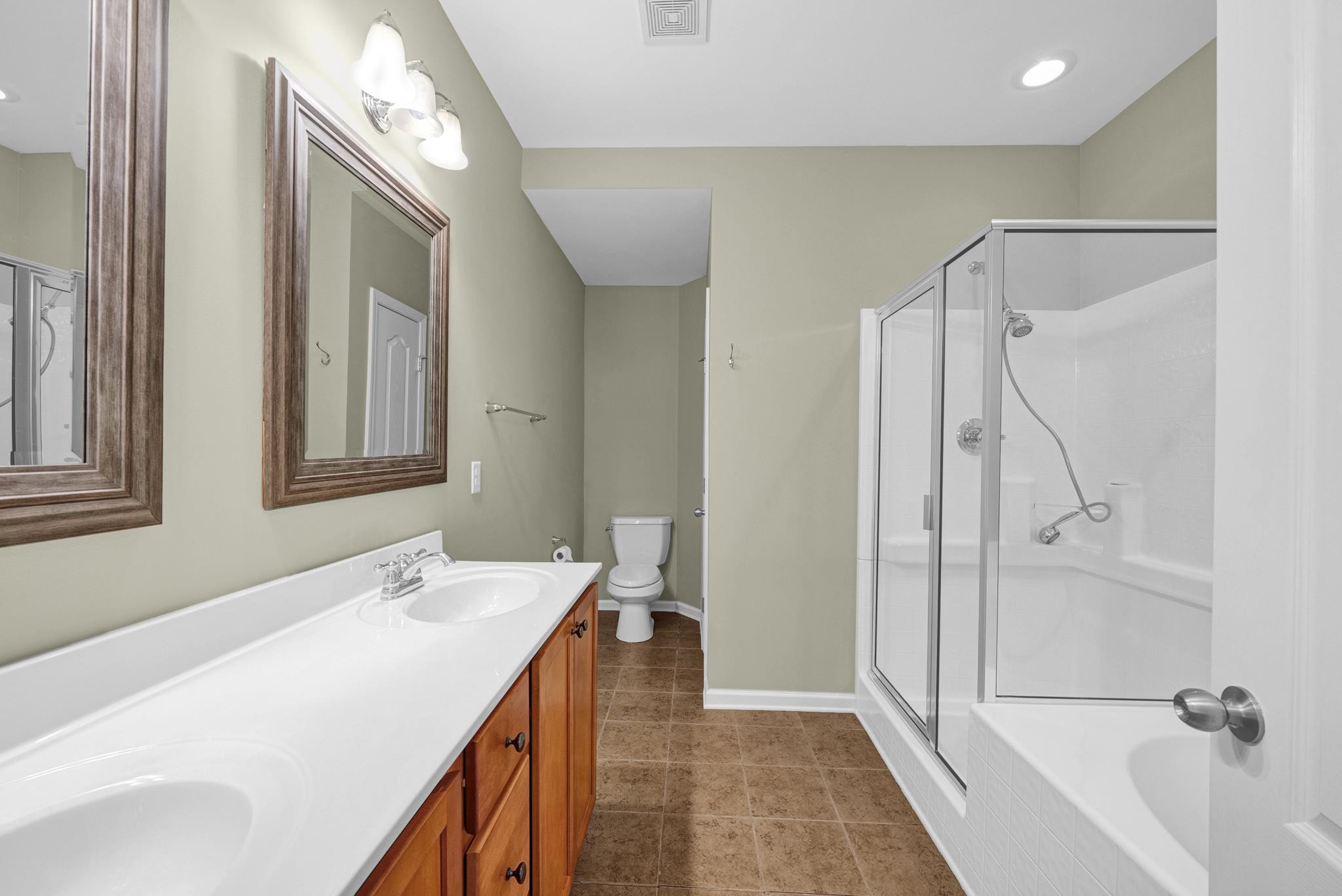 2714 Cloud Mist Circle Raleigh, NC 27614 - Photo 8 of 32 Owner's bathroom
