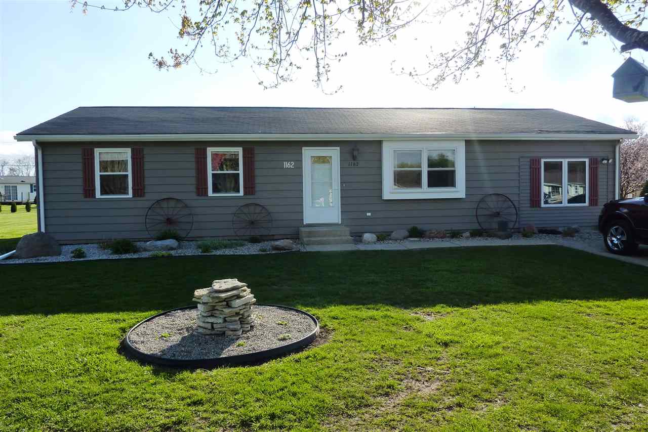 1162 South Apple Tree Lane Rochester, IN 46975 - Photo 1 of 25